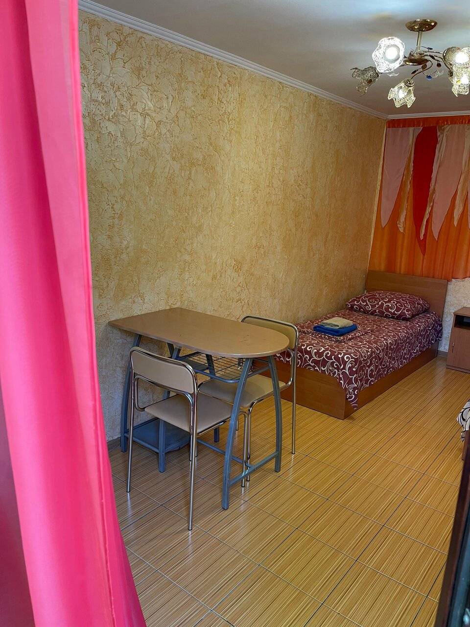 Фотографии номера Бюджетный двухместный номер с 2 отдельными кроватями в Гостинице Белая магнолия Алушта